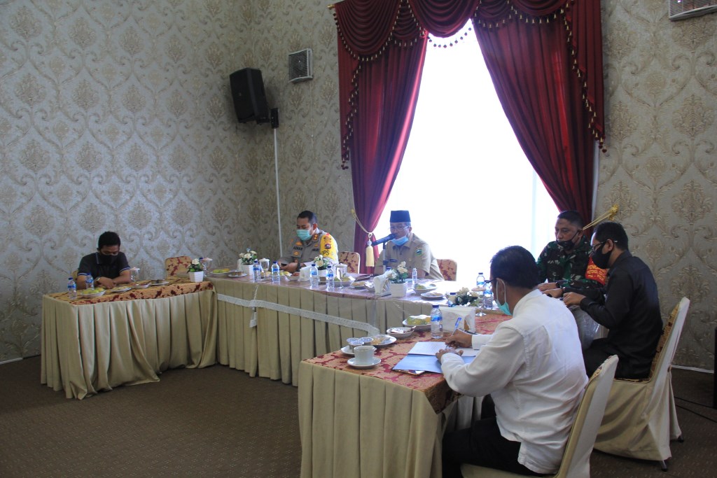 Bupati Solok Gusmal Pimpin Rakor Evaluasi Bantuan
